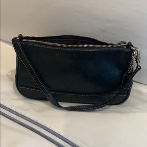 Vintage coach small shoulder bag.. black